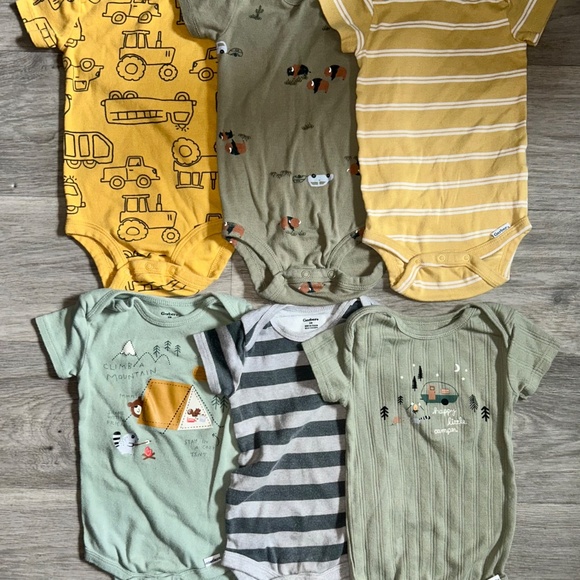 Infant baby boy 12 month bundle of onesies, shorts and tank tops - Picture 8 of 10